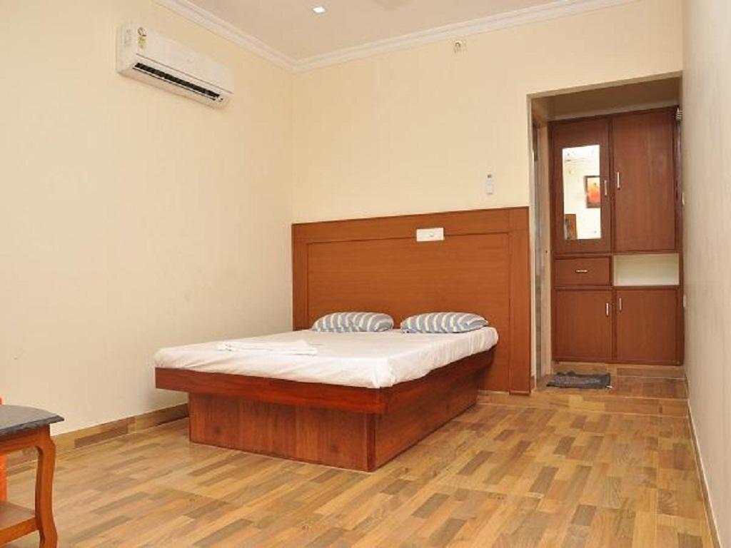 Metro Altis Lodge Erode Buitenkant foto
