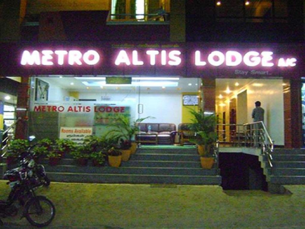Metro Altis Lodge Erode Buitenkant foto